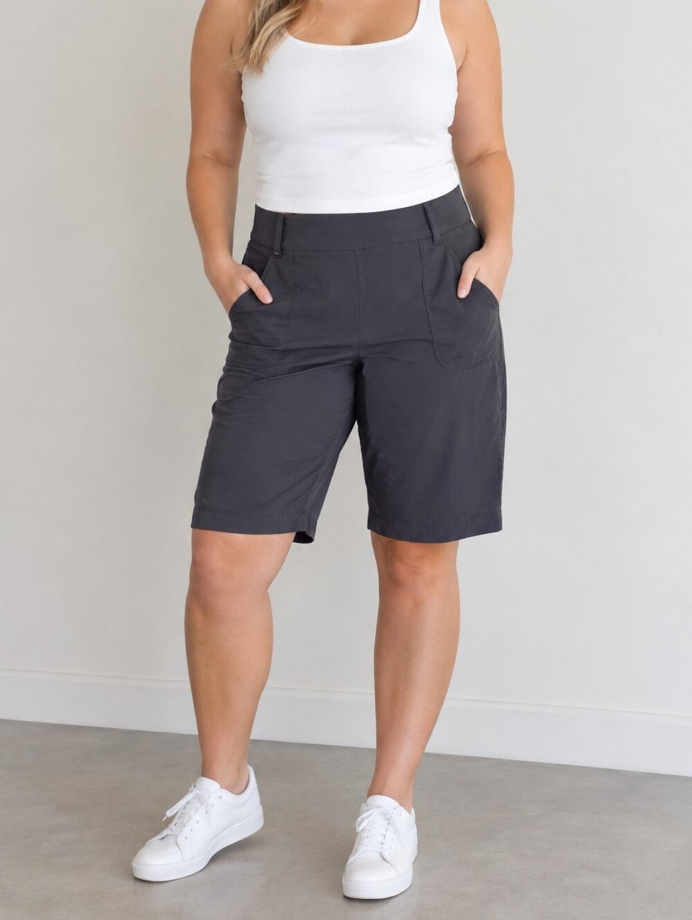 Callaway Women’s Charcoal Stretch Bermuda Golf Shorts Xl